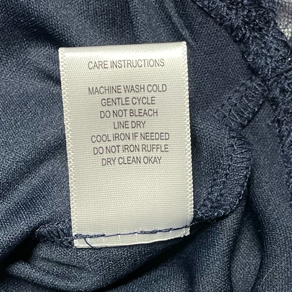 EMERALD SUNDAE FLORAL DRESS WITH KEYHOLE BACK. SIZE MEDIUM. LIKE NEW. - Picture 11 of 11